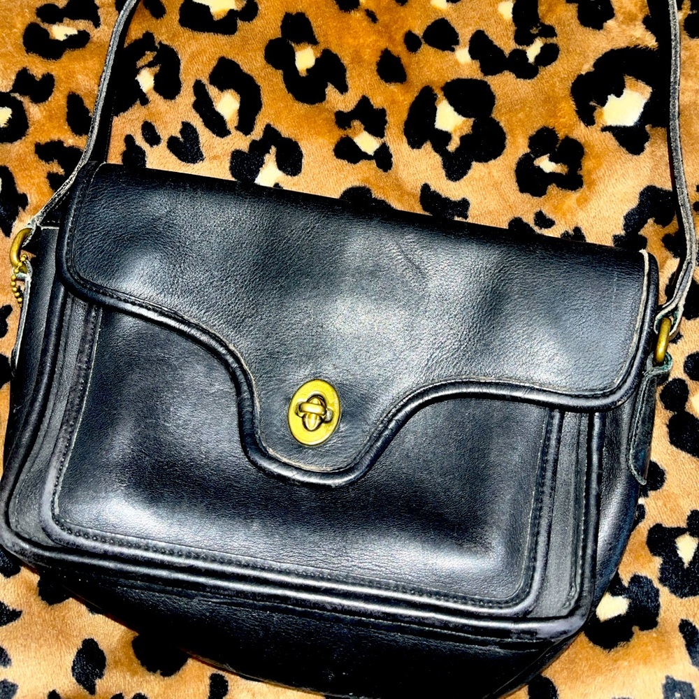 Vintage coach crossbody RARE!!!